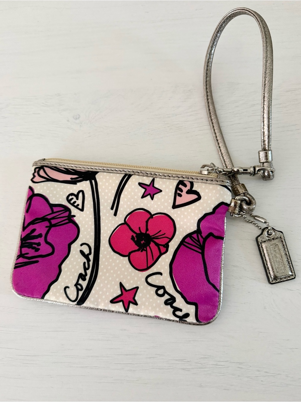 Coach Poppy Limited Edition Pop Art Floral Wristlet - Picture 3 of 7